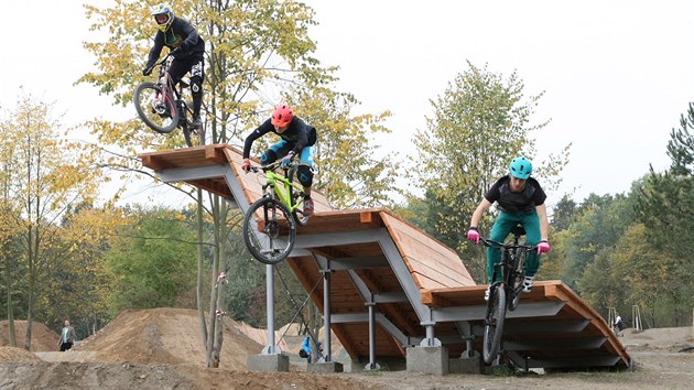 Bikei a freestylist budou v Olomouci moci u brzy dit v novm arelu pro BMX a horsk kola, kter se nachz v Bokov ulici.