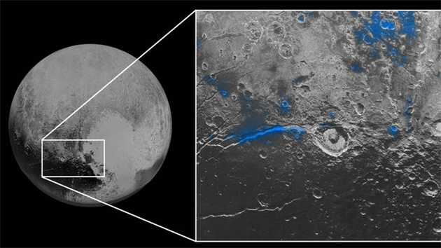Oblasti, kde by se na Plutu podle spektrln analzy mohl nachzet vodn led.