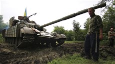 Ukrajinská armáda se stahuje z frontové linie v Luhanské oblasti. (5. íjna...