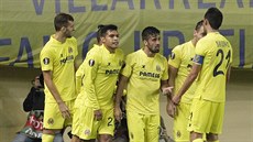 A JE TAM! Hrái Villarrealu slaví gól v zápase proti Plzni.