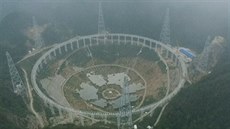 Největší radiový teleskop ve výstavbě v jihozápadní Číny Guizhou Největší radiový teleskop ve výstavbě v jihozápadní Číny Guizhou