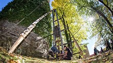 Začala obnova středověké Jakobínky na hradě Rožmberk. Řemeslníci obklopí věž... Začala obnova středověké Jakobínky na hradě Rožmberk. Řemeslníci obklopí věž...