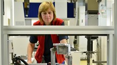 Bosch je významným dodavatelem automobilek, výrobní závody má v Jihlavě.... Bosch je významným dodavatelem automobilek, výrobní závody má v Jihlavě....