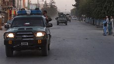 Afghánské jednoty projídjí Kundúzem (1.1.2015)