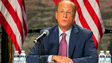 4. Larry Fink je spoluzakladatel úspné spolenosti BlackRock. Letos na jae...