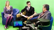 Arabista Jiří Weigl (vpravo) a novinářka Lenka Klicperová debatují o dění v... Arabista Jiří Weigl (vpravo) a novinářka Lenka Klicperová debatují o dění v...