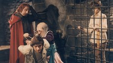 První větší rolí byla pro Jiřího Krytináře postava Mekoty (třetí zleva) v... První větší rolí byla pro Jiřího Krytináře postava Mekoty (třetí zleva) v...