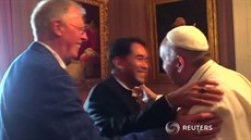 Papež se v USA setkal s gay párem. Papež se v USA setkal s gay párem.