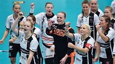 Florbalistky švédského týmu KAIS Mora IF se radují z triumfu Poháru mistryň. Florbalistky švédského týmu KAIS Mora IF se radují z triumfu Poháru mistryň.