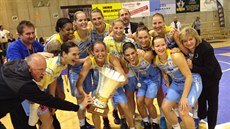 Basketbalistky USK Praha se radují ze zisku evropského Superpoháru. Basketbalistky USK Praha se radují ze zisku evropského Superpoháru.
