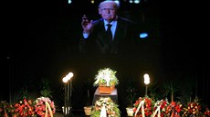 Z posledního rozloučení s hercem Lubomírem Lipským v pražském Divadle ABC Z posledního rozloučení s hercem Lubomírem Lipským v pražském Divadle ABC