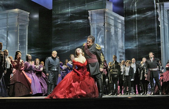 Scéna z Verdiho Otella v Metropolitní opee