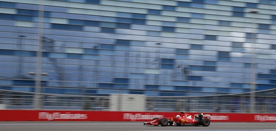 Sebastian Vettel na okruhu v Soi bhem Velké ceny Ruska F1