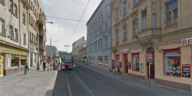 Pohled na kiovatku ulic Zenklova a Na ertvách.