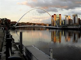Most Millennium pes eku Tyne spojujc Gateshead s Newcastlem