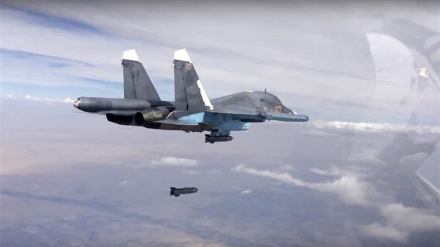 Rusk vojensk letectvo za poslednch 24 hodin bombardovalo 63 objekt dajnch terorist a extremist ve tyech syrskch provincich (10. jna 2015)