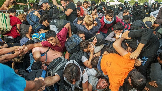 Fotografie roku - JAN ZÁTORSKÝ, MF Dnes: Ze série Uprchlíci na...