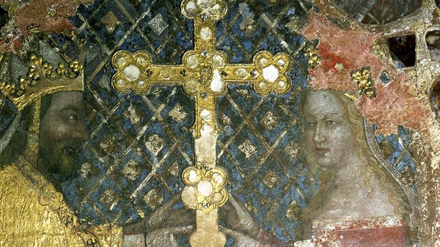 Nejvzcnj gotick freska na Karltejn s vjevem adorace svatho ke Karlem IV. a jeho manelkou Annou Svdnickou je v kapli. 