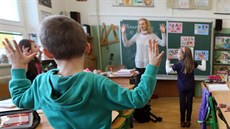 Jednotřídka ve Staré Vodě bojuje o přežití. Nedostává se jí žáků, tudíž ani... Jednotřídka ve Staré Vodě bojuje o přežití. Nedostává se jí žáků, tudíž ani...