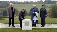 Odhalení symbolického základního kamene pomníku letcům Josefu Horákovi a Josefu... Odhalení symbolického základního kamene pomníku letcům Josefu Horákovi a Josefu...