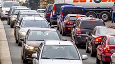 Ucpané Pardubice. Přispívá k tomu i frekventovaná ulice S. K. Neumana. Ucpané Pardubice. Přispívá k tomu i frekventovaná ulice S. K. Neumana.