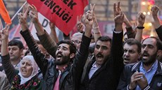 V centru Istanbulu se sely tisíce demonstrant, kteí skandovali protivládní...