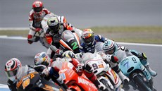 Momentka z japonského závodu Moto3 Momentka z japonského závodu Moto3