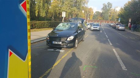 Na Litomické ulici osobní auto srazilo dva nezletilé chlapce.