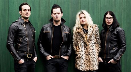 The Dead Weather (Jack White druhý zleva)