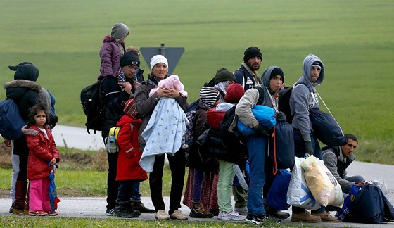 Benci na cest do pijímacího centra v Pasov (20. íjna 2015)