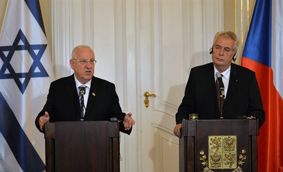 Prezidenti Izraele a eské republiky Reuven Rivlin a Milo Zeman na Praském...
