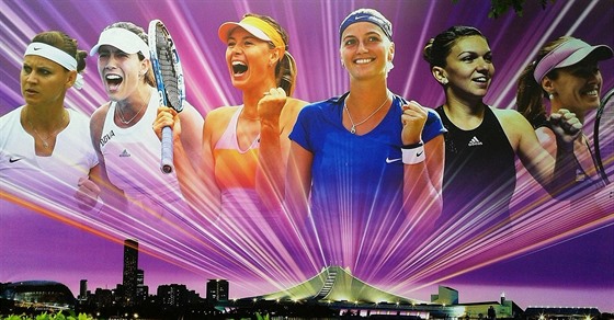 Hvzdy tenisového Turnaje mistry symbolicky záí nad Singapurem. Zcela vlevo...