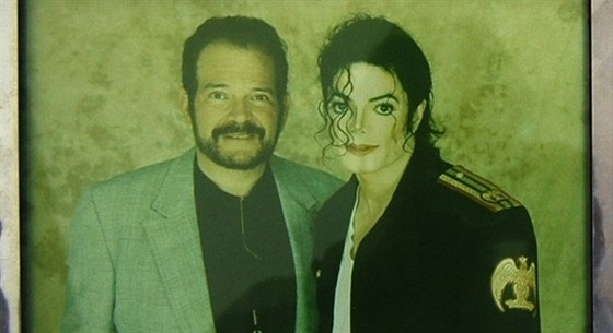 Arnold Klein a Michael Jackson na spolené fotce, která la v roce 2013 do...