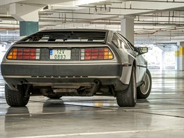 DeLorean DMC-12