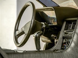 DeLorean DMC-12