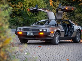 DeLorean DMC-12