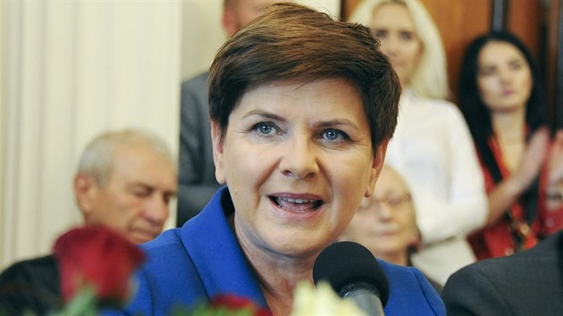 Kandidtka na premirku Polsko Beata Szydlov ze strany Prvo a spravedlnost (PiS). (21. jna 2015)