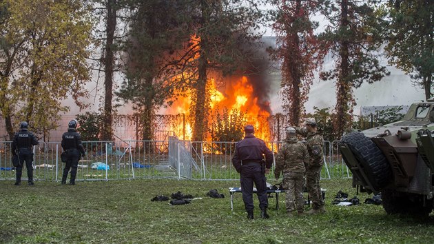 Por v slovinskm uprchlickm tboe u msta Breica (21. jna 2015)