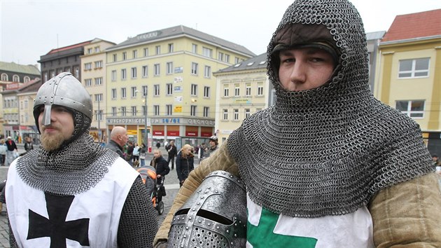 Demonstrace proti Islmu na Mrovm nmst v st nad Labem (28. jna 2015).