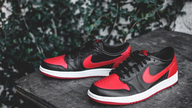 Air Jordan 1 Bred low