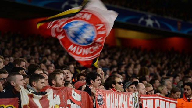 PODPORA. Fanouci Bayernu Mnichov podporuj svj tm v Lize mistr.