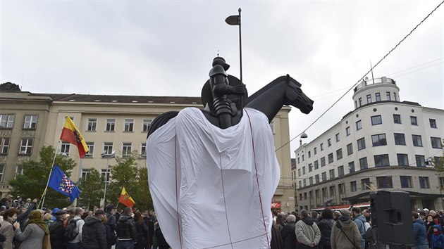 Slavnostn odhalen jezdeck sochy na poest markrabte Jota Lucemburskho 28. jna 2015 v Brn.