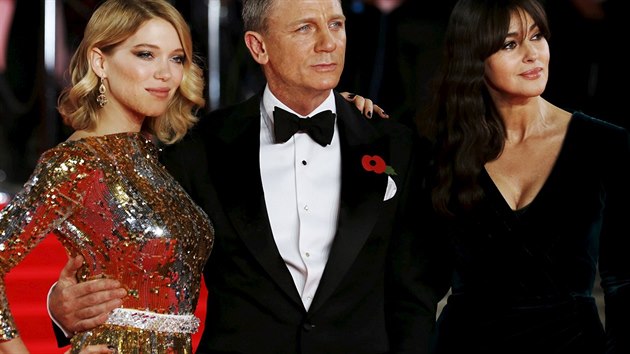 Lea Seydouxov, Daniel Craig a Monica Bellucci na premie filmu Spectre