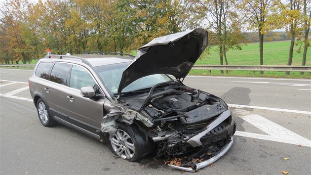 Pi vn nehod u Mohelnice na umpersku nedal senior ve fiatu pednost volvu jedoucmu po hlavn silnici. Vsledkem byla nehoda, po kter skonili tyi lid v nemocnici vetn ptiletho dtte.