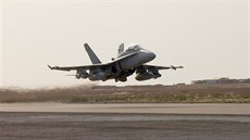 Na východě Anglie se zřítila americká stíhačka F-18. Ilustrační snímek Na východě Anglie se zřítila americká stíhačka F-18. Ilustrační snímek