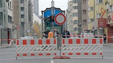 Stanice metra Kochstrasse v Berlíně byla uzavřena kvůli nálezu bomby z druhé... Stanice metra Kochstrasse v Berlíně byla uzavřena kvůli nálezu bomby z druhé...