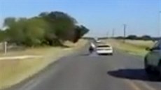 Auto srazilo předjíždějícího motorkáře Auto srazilo předjíždějícího motorkáře