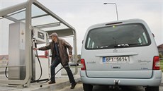 Plnicí stanice na CNG v Losiné u Plzně. (21. října 2015) Plnicí stanice na CNG v Losiné u Plzně. (21. října 2015)