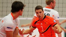 Daniel Pfeffer v červeném dresu pro libero Karlovarska Daniel Pfeffer v červeném dresu pro libero Karlovarska
