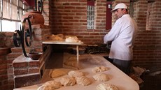 Tradiní píprava chleba v Gruzii